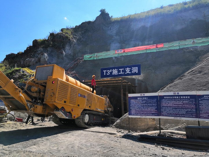 2019年7月，澳门金砂平台隧道掘进机在新疆施工