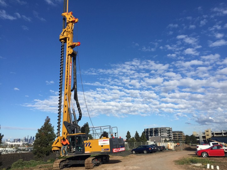 2017年7月澳门金砂平台旋挖钻机在澳大利亚进行房建桩施工